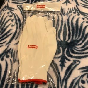 SUPREME GLOVES
